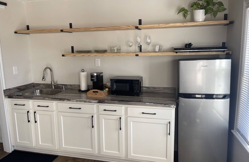Wilmington Beach Apartment | Cozy Historical Studio just steps from beach access