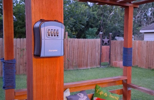 Bay Front To La Porte House | Cozy Home 2-bedroom in La Porte, Texas n2 minutes to Sylvan Beach Park