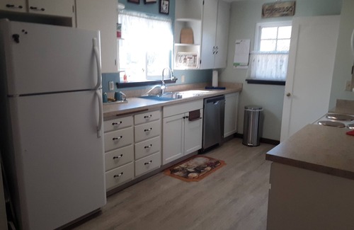 Evergreen Cottage | Cozy home, centrally located in the beautiful Flathead Valley under the BIG SKY.