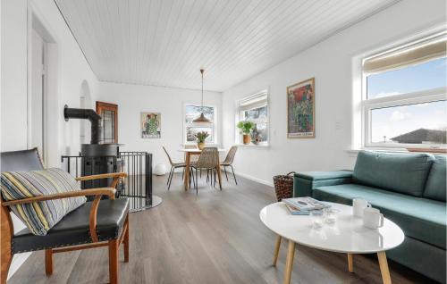 Tejn House | Cozy Home In Allinge With Wifi