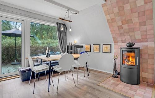Bjerringbro House | Cozy Home In Bjerringbro With Wifi