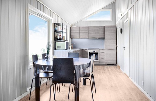 Vindafjord House | Cozy home in Bjoa with WiFi
