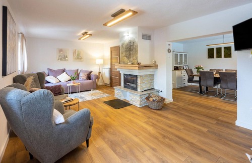 Gospic House | Cozy home in Buzim with sauna