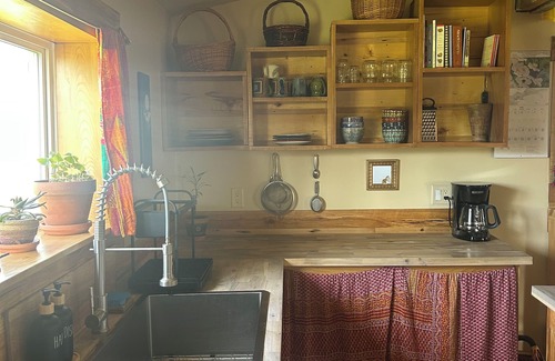 Advocate Harbour House | Cozy home in the heart of Advocate Harbour, Pet friendly!