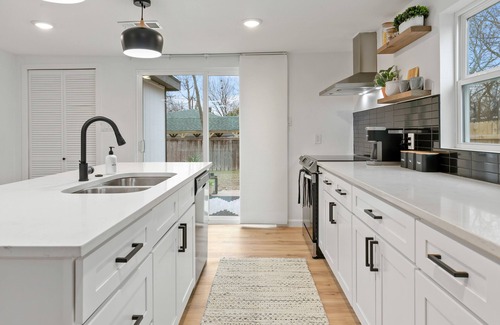 McKinney House | Cozy Home in Downtown McKinney with Backyard