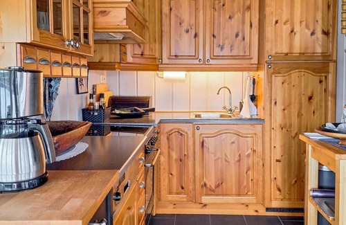 Florø House | Cozy home in Florø with WiFi