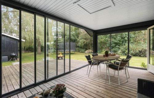 Smidstrup Strand House | Cozy Home In Gilleleje With Kitchen