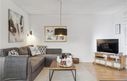 Smidstrup Strand House | Cozy Home In Gilleleje With Kitchen