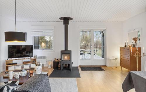 Smidstrup Strand House | Cozy Home In Gilleleje With Kitchen