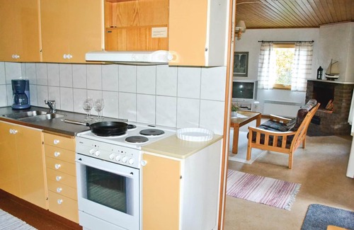 Vathult House | Cozy home in Gislaved with lake view