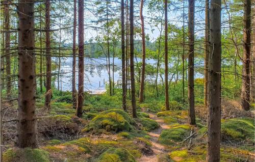 Hishult House | Cozy Home In Hishult With Kitchen