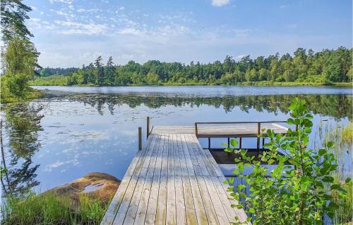 Hishult House | Cozy Home In Hishult With Kitchen