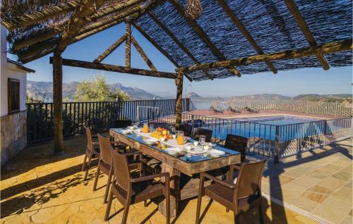 Iznajar House | Cozy Home In Iznájar With Kitchen