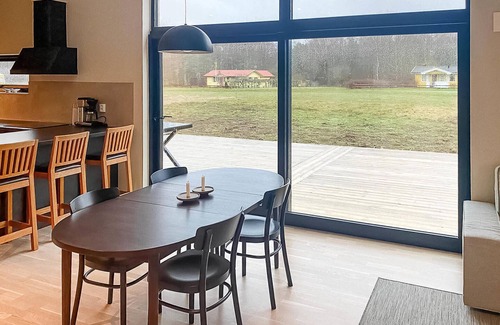 Jamjo House | Cozy home in Jämjö with jacuzzi
