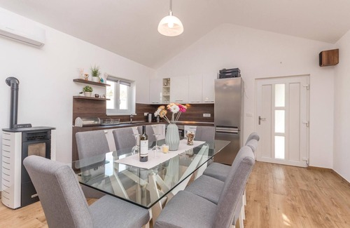 Kakma House | Cozy home in Kakma with lake view