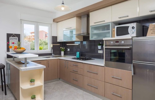 Kastel Sucurac House | Cozy home in Kastel Sucurac with sauna