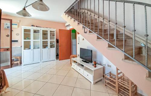 Lendinuso House | Cozy Home In Lendinuso With Wifi