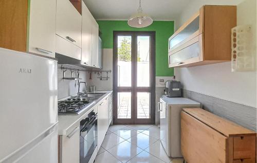 Lendinuso House | Cozy Home In Lendinuso With Wifi
