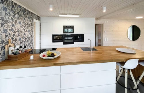 Ljungsarp House | Cozy home in Ljungsarp with sauna