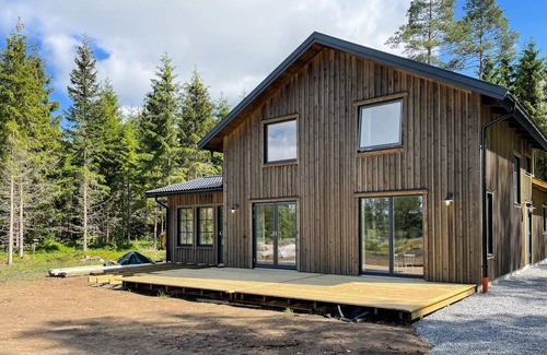 Ljungsarp House | Cozy home in Ljungsarp with sauna