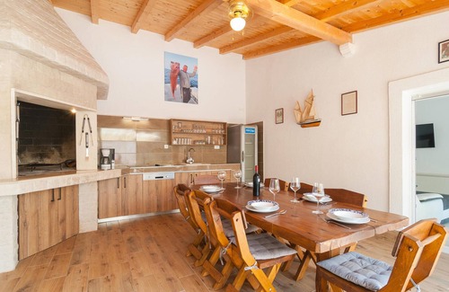 Cove Osibova (Milna) House | Cozy home in Milna with WiFi