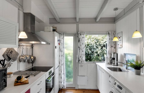 Olsted House | Cozy home in ølsted with kitchen
