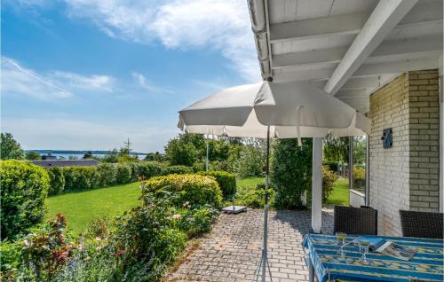 Olsted House | Cozy Home In Ølsted With Kitchen