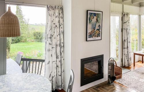 Olsted House | Cozy Home In Ølsted With Kitchen