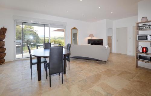 Petreto-Bicchisano House | Cozy Home In Petreto-Bicchisano