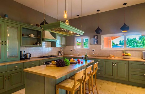 Skabrnja House | Cozy home in Prkos with WiFi