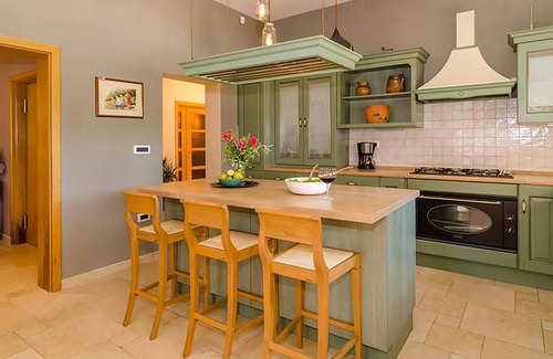 Skabrnja House | Cozy home in Prkos with WiFi