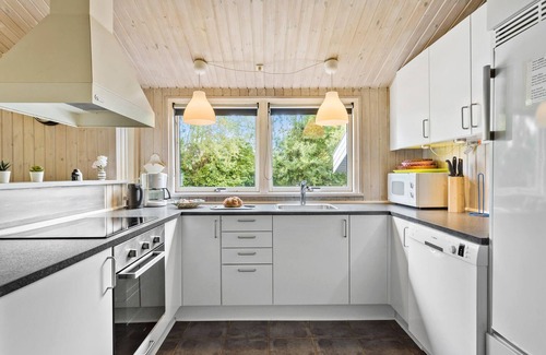 Spodsbjerg House | Cozy home in Rudkøbing with WiFi