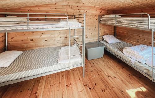 Saffle Municipality House | Cozy Home In Säffle With Lake View