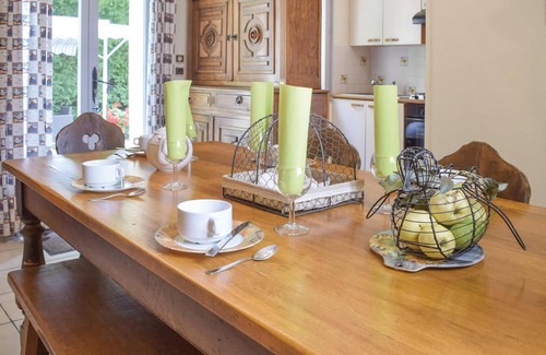 Sahurs House | Cozy home in Sahurs with WiFi