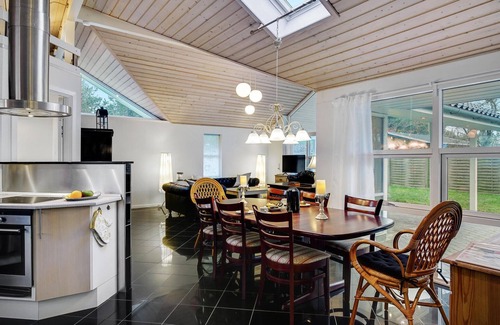 Store Kongsmark House | Cozy home in Slagelse with kitchen