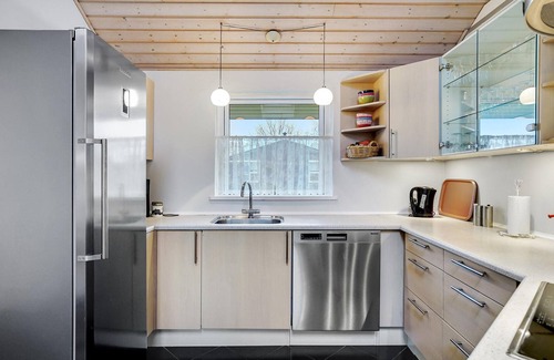 Store Kongsmark House | Cozy home in Slagelse with kitchen