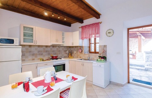 Slano House | Cozy home in Slano with WiFi