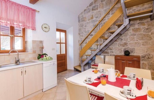 Slano House | Cozy home in Slano with WiFi