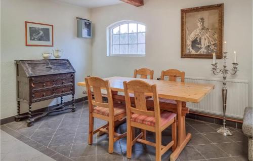 Sollebrunn House | Cozy Home In Sollebrunn With Sauna