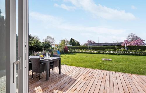 Strøby Ladeplads House | Cozy Home In Strøby With Wifi