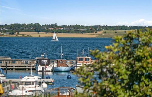 Stubbekobing House | Cozy Home In Stubbekøbing With Kitchen