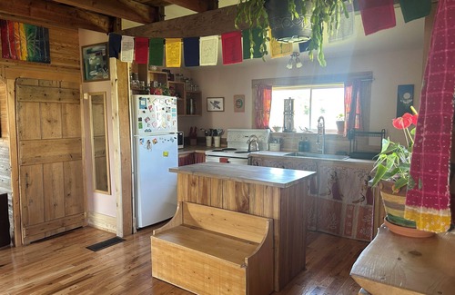 Advocate Harbour House | Cozy home in the heart of Advocate Harbour, Pet friendly!