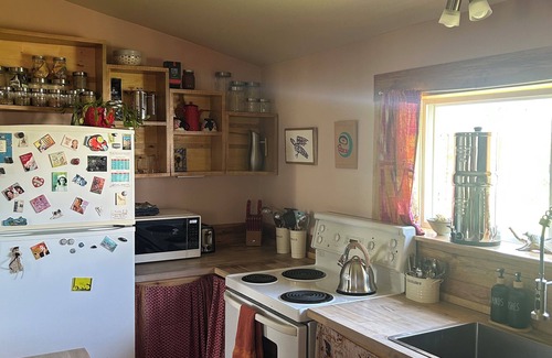 Advocate Harbour House | Cozy home in the heart of Advocate Harbour, Pet friendly!