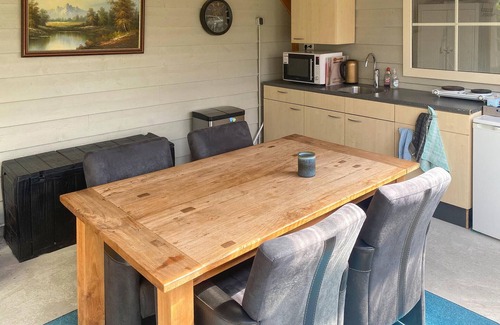 Tiendeveen House | Cozy home in Tiendeveen with WiFi