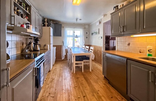 Suldal House | Cozy home in Vanvik with WiFi