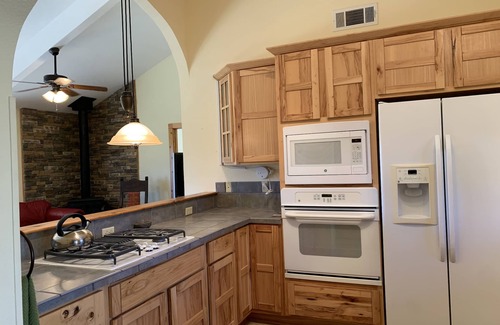 Fort Davis House | Cozy Home With Mountain Views Near Davis Mtn State Park and McDonald Observatory