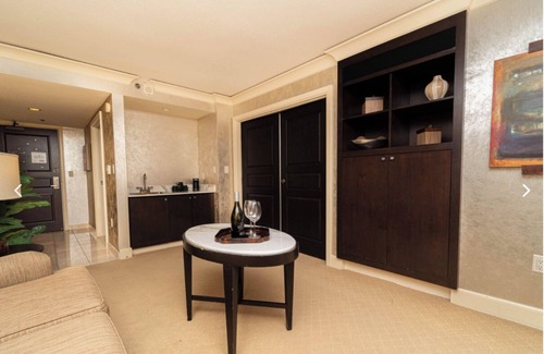 Downtown Reno Apartment | Cozy hotel suite in enjoyable Reno with WiFi, AC