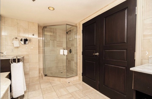 Downtown Reno Apartment | Cozy hotel suite in enjoyable Reno with WiFi, AC