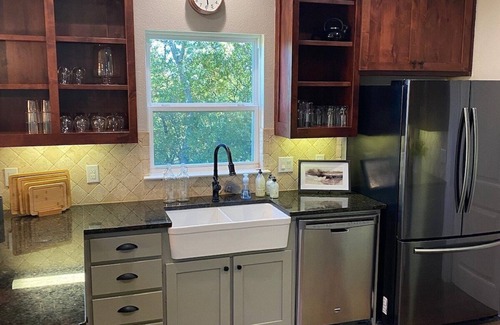 Muenster House | Cozy house close to wineries; hot tub; amazing views of Red River Valley