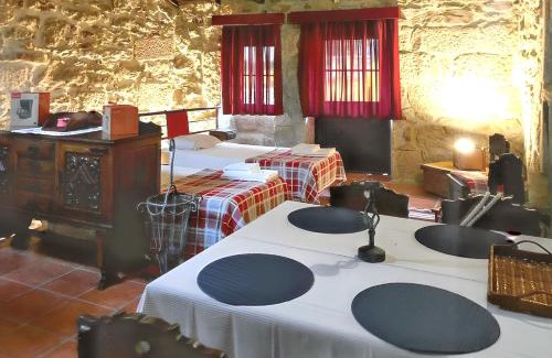 Meada House | Cozy house in Águeda 45 m² with shared pool